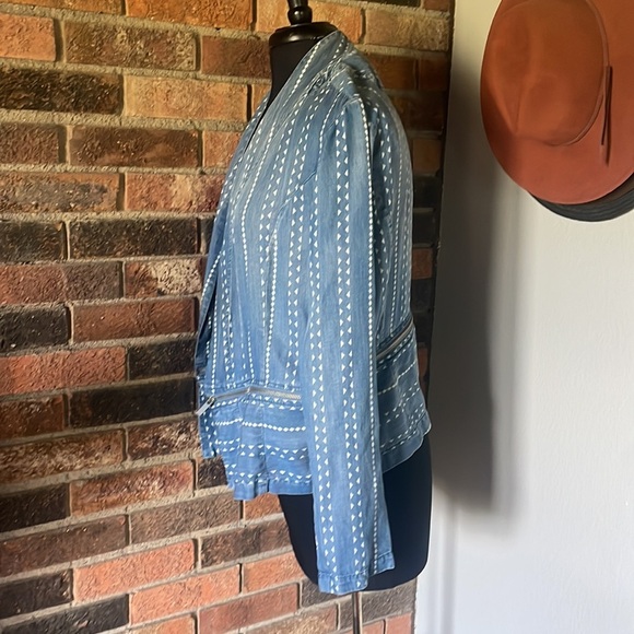 Given Kale Blue Denim Light Jacket Patterned Top - Picture 2 of 5